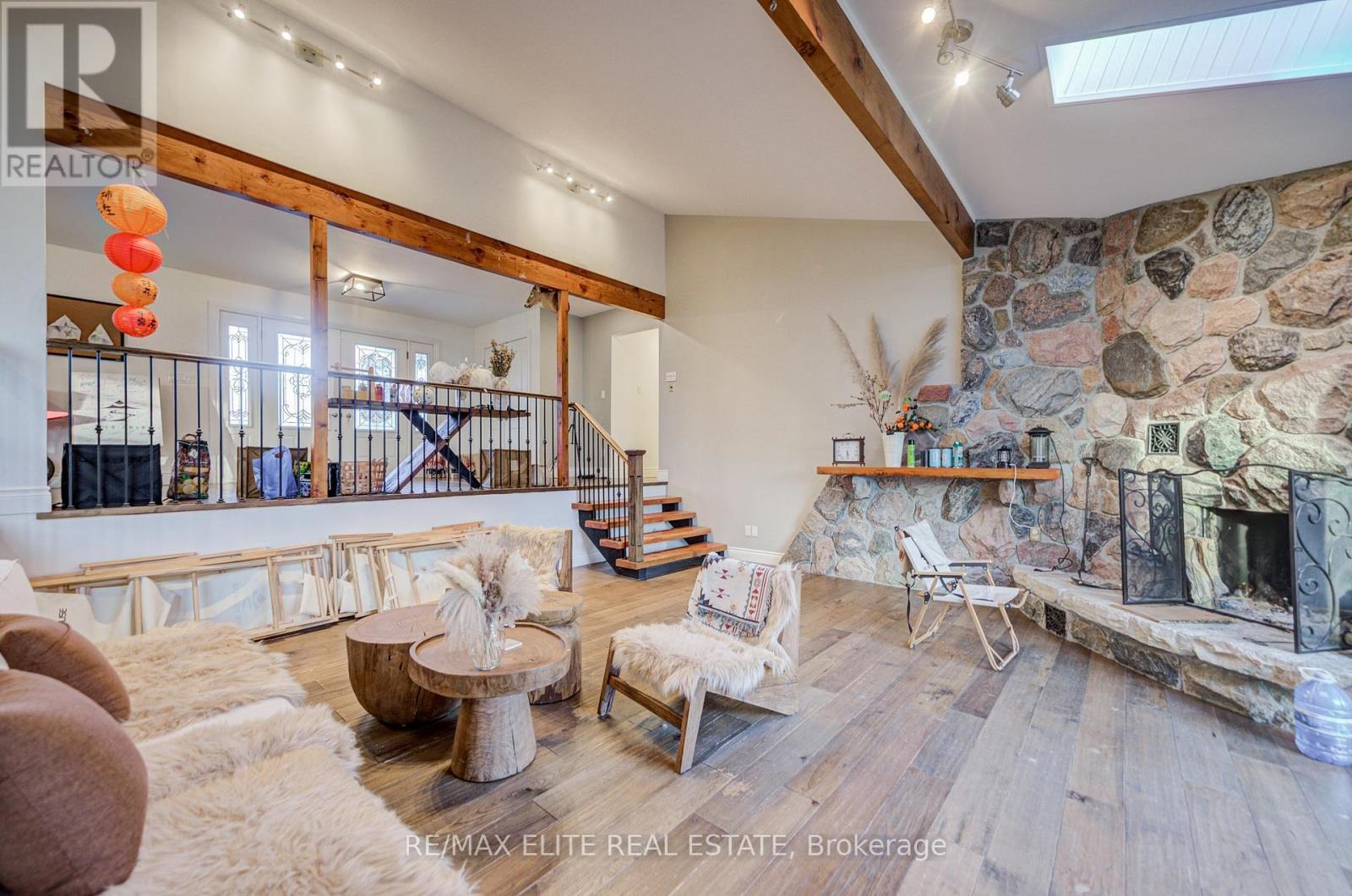 4909 Holborn Road, East Gwillimbury, ON - Indoor With Fireplace