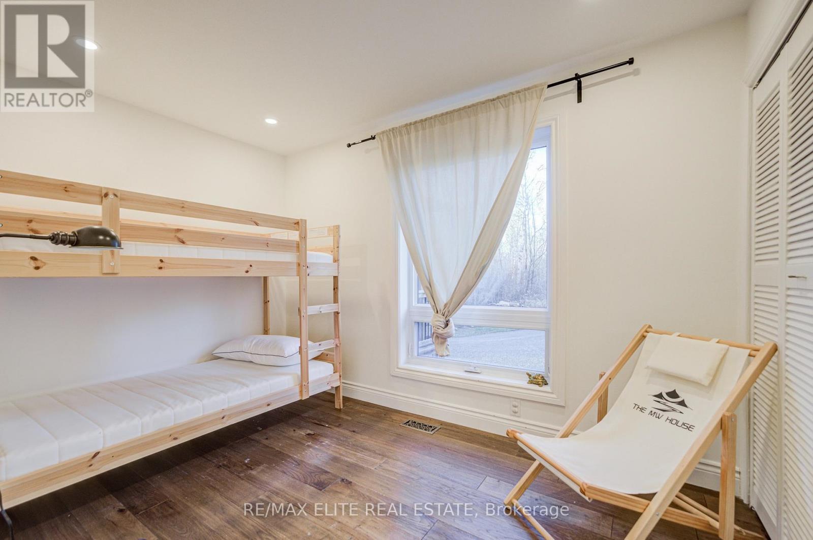 4909 Holborn Road, East Gwillimbury, ON - Indoor Photo Showing Bedroom