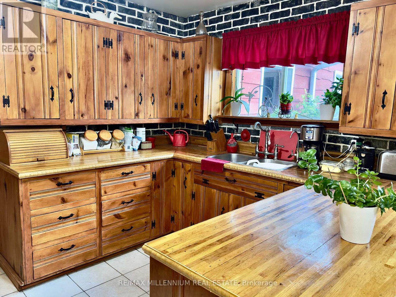 3741 Cedar Rapids Drive S, Severn, ON - Indoor