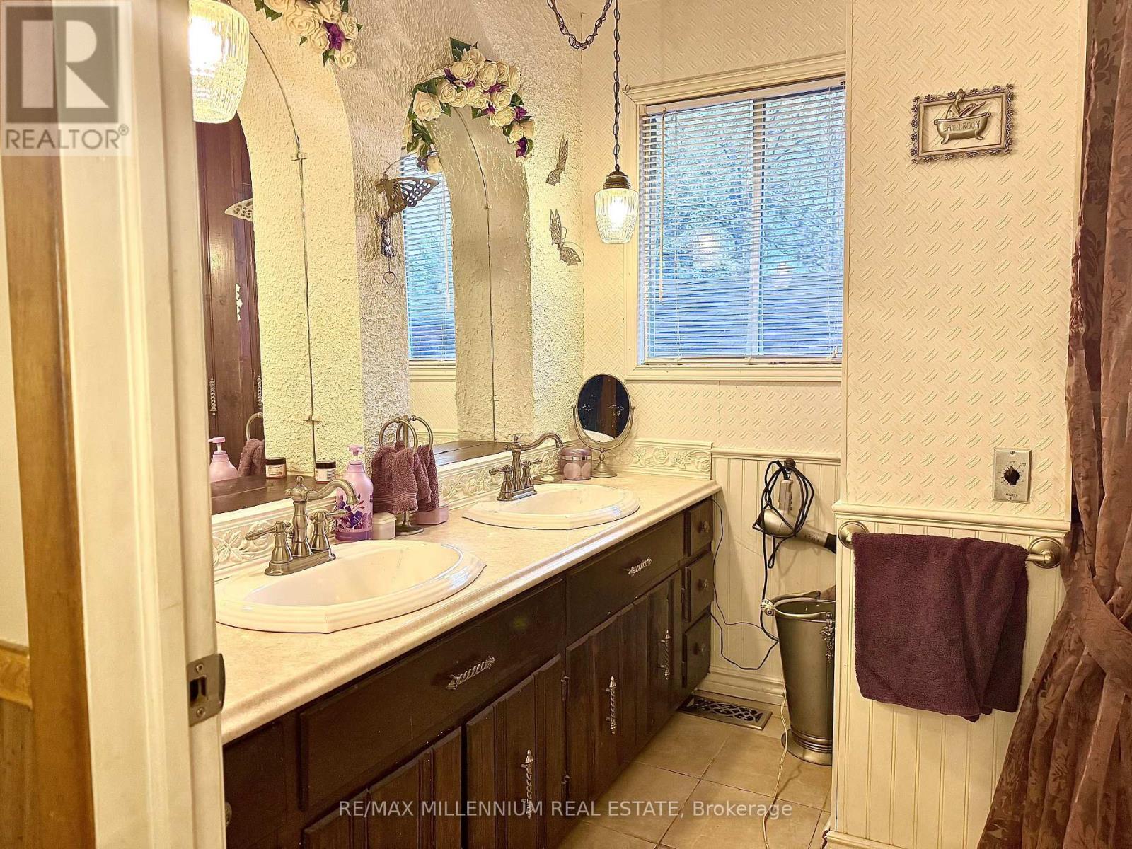 3741 Cedar Rapids Drive S, Severn, ON - Indoor Photo Showing Bathroom