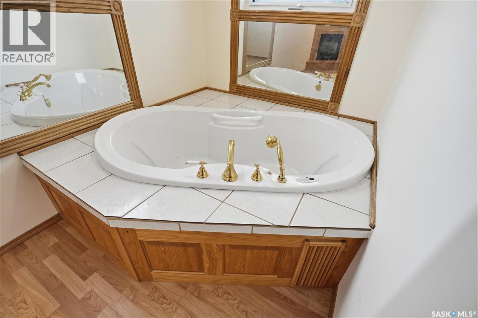 330 Fehr Crescent, Martensville, SK - Indoor Photo Showing Bathroom