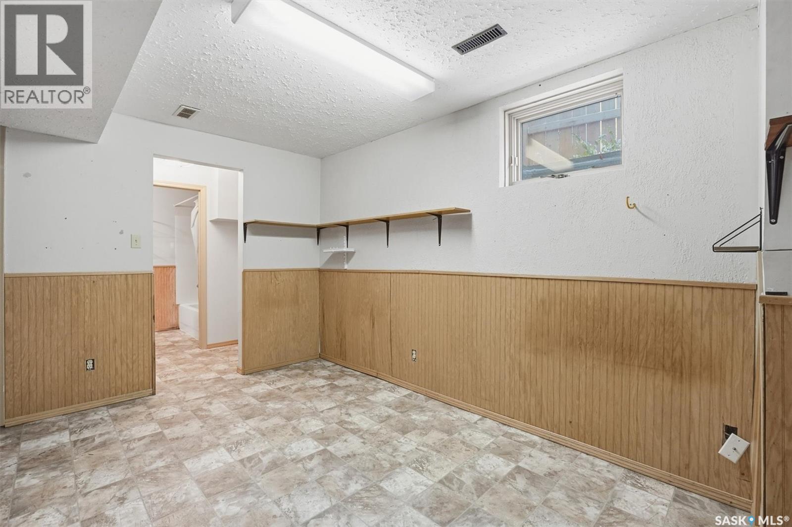 330 Fehr Crescent, Martensville, SK - Indoor Photo Showing Other Room