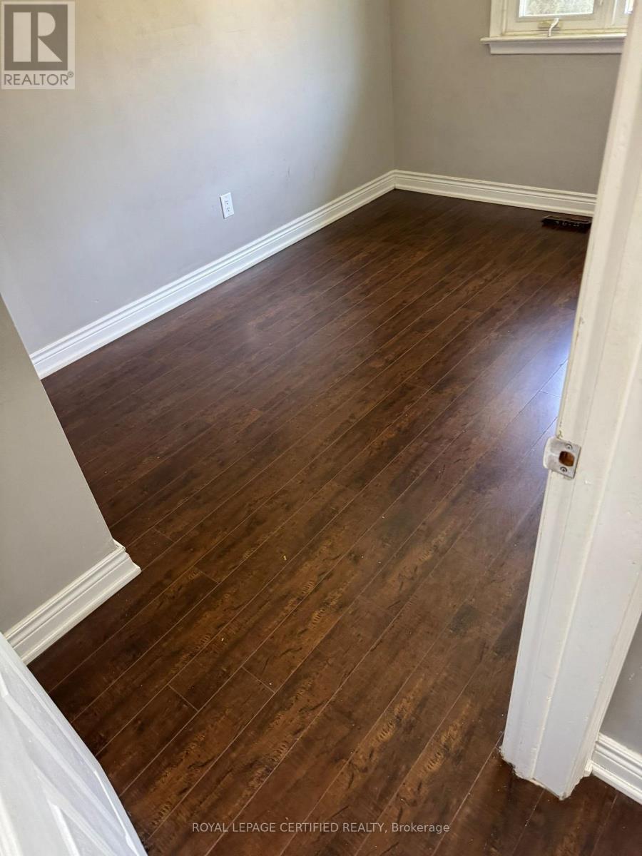 Upper - 27 Meadowland Drive, Brampton, ON - Indoor Photo Showing Other Room