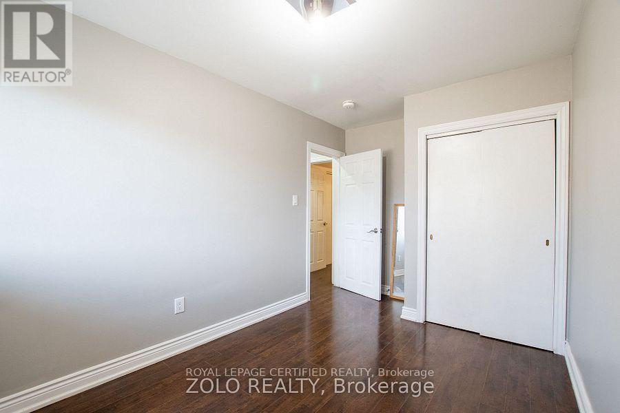 Upper - 27 Meadowland Drive, Brampton, ON - Indoor Photo Showing Other Room