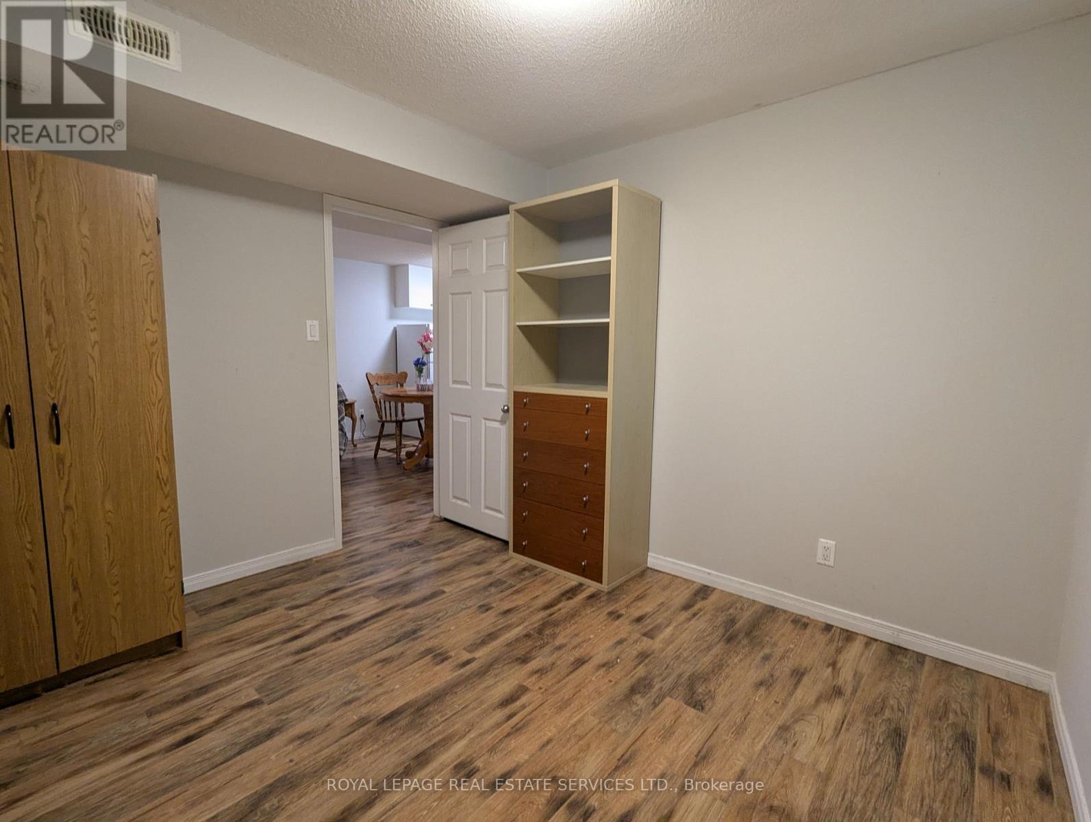 Bsmt - 6053 Leeside Crescent, Mississauga, ON - Indoor