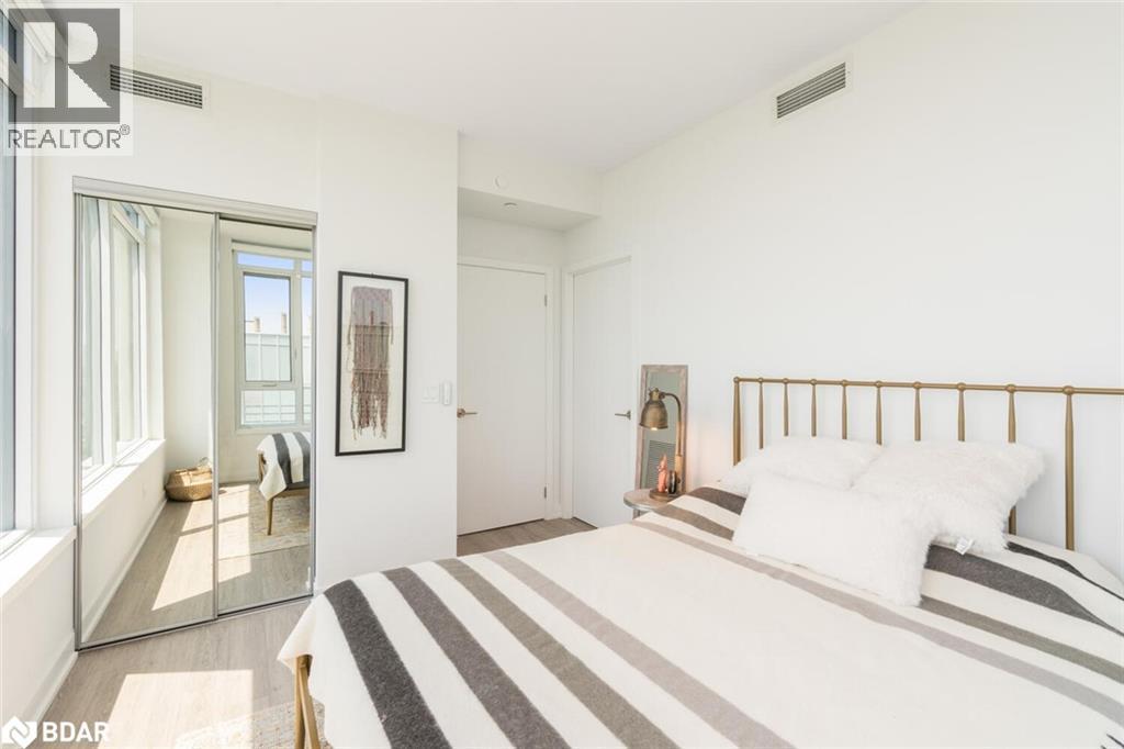 1926 Lake Shore Boulevard W Unit# 2307, Toronto, ON - Indoor Photo Showing Bedroom