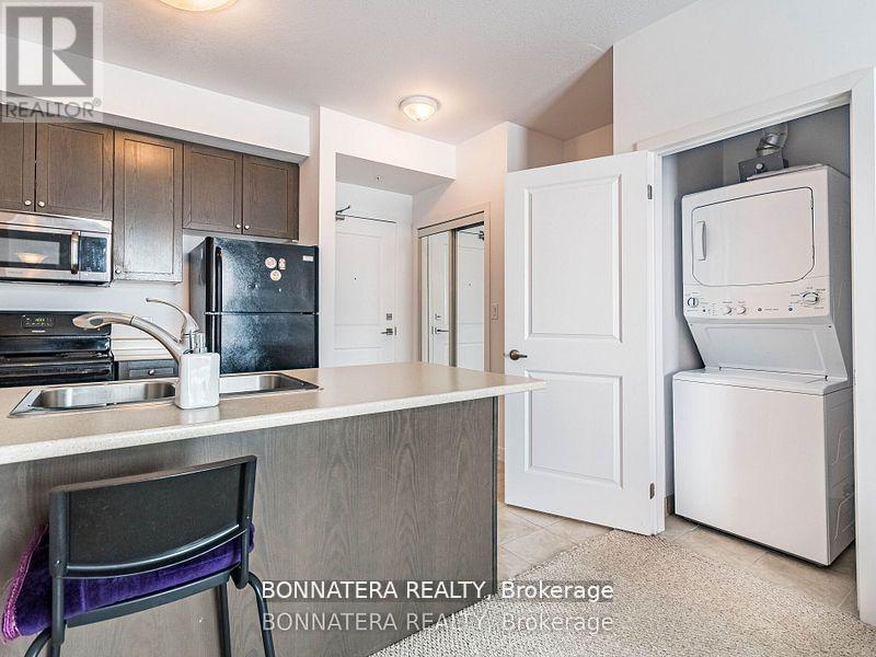 209 - 5010 Corporate Drive, Burlington, ON - Indoor Photo Showing Laundry Room