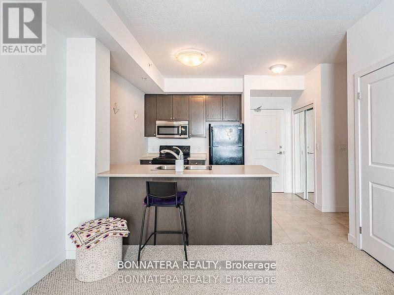 209 - 5010 Corporate Drive, Burlington, ON - Indoor Photo Showing Kitchen