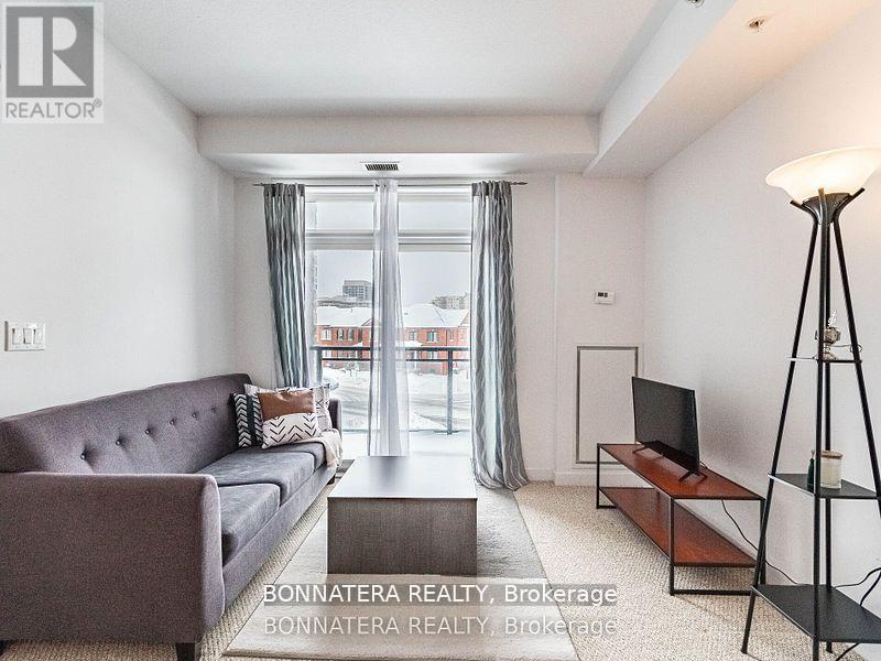 209 - 5010 Corporate Drive, Burlington, ON - Indoor Photo Showing Living Room