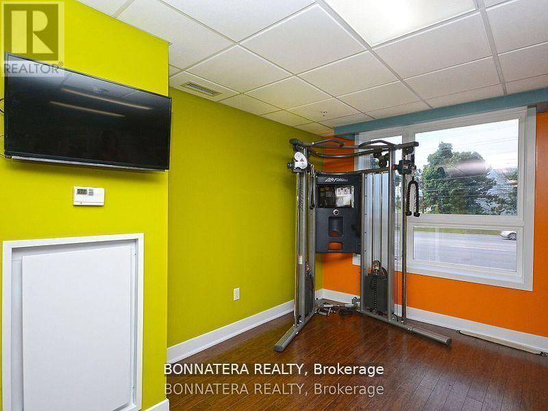 209 - 5010 Corporate Drive, Burlington, ON - Indoor