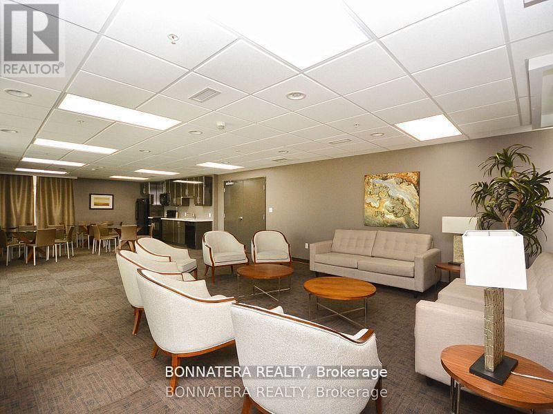 209 - 5010 Corporate Drive, Burlington, ON - Indoor