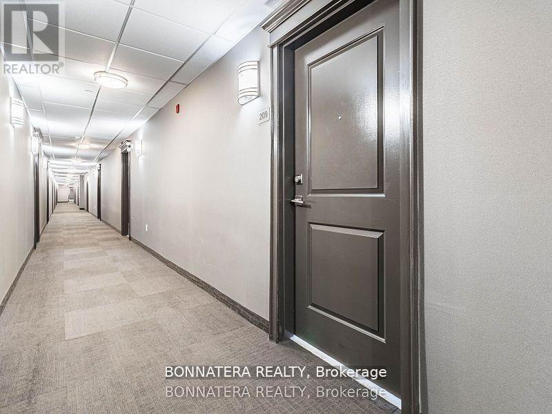 209 - 5010 Corporate Drive, Burlington, ON - Indoor Photo Showing Other Room