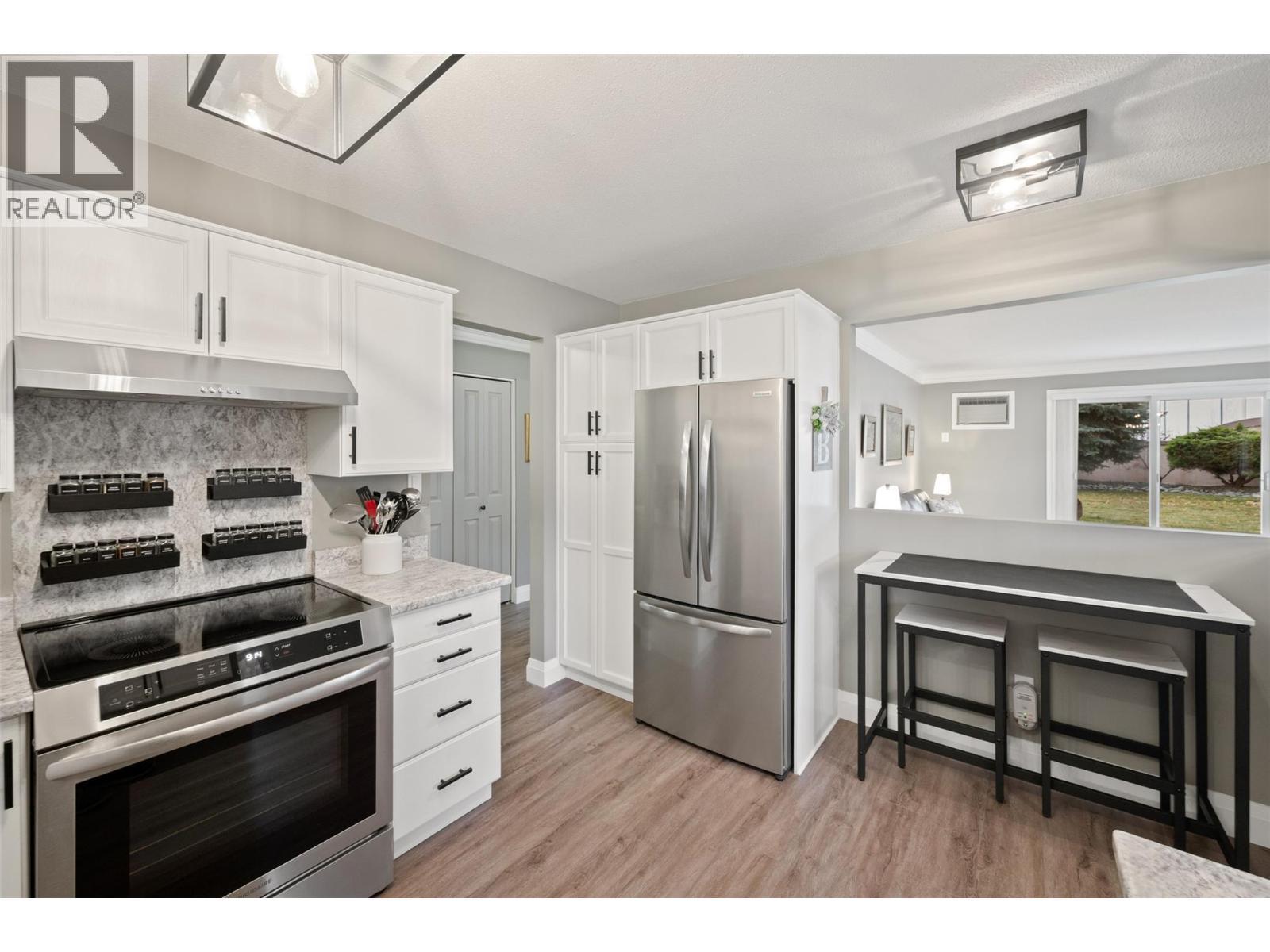 8700 Jubilee Road E Unit# 109, Summerland, BC - Indoor Photo Showing Kitchen