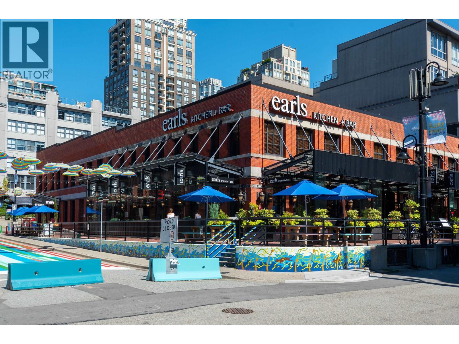 2201 977 Mainland Street, Vancouver, BC - Outdoor