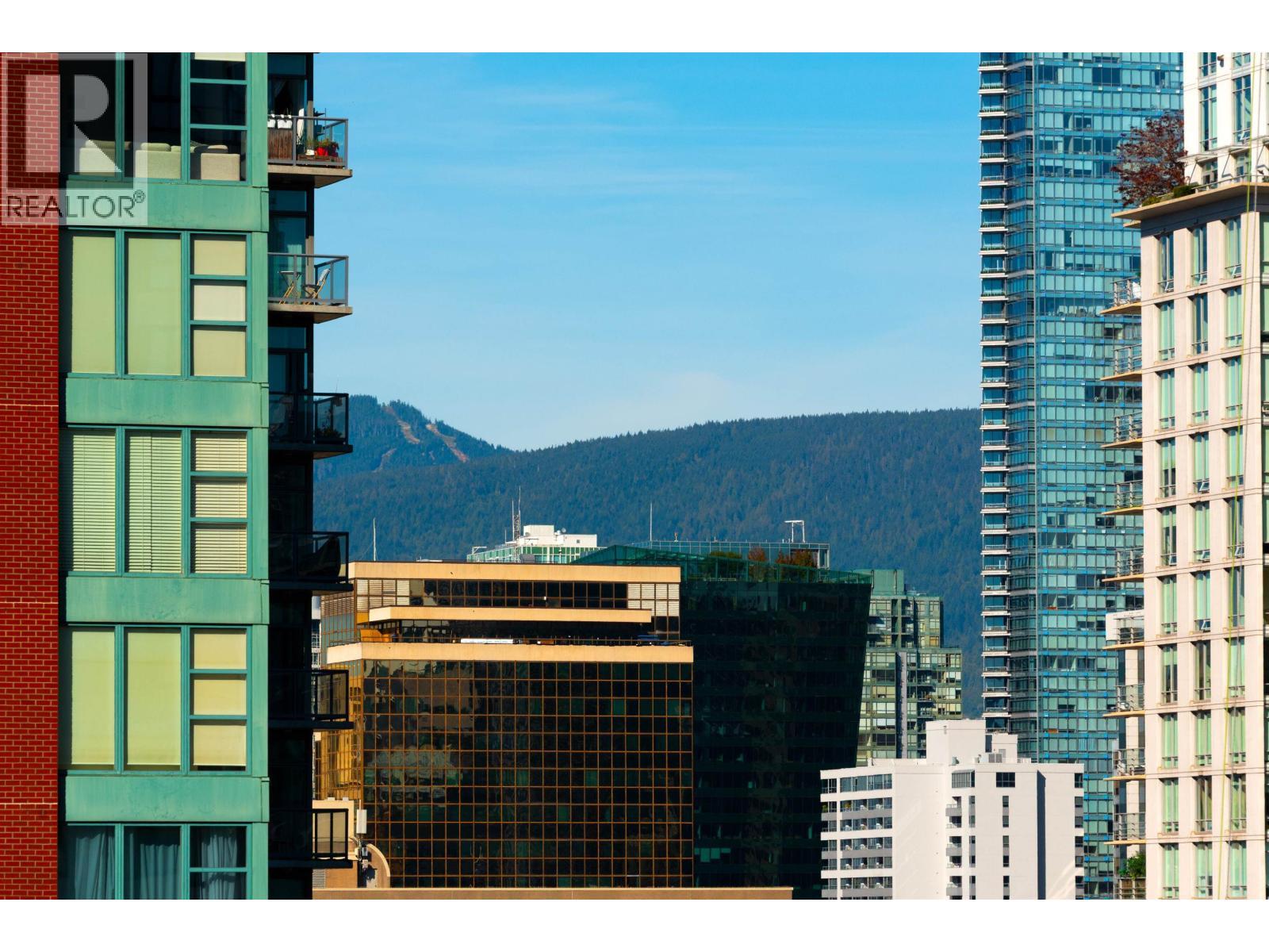 2201 977 Mainland Street, Vancouver, BC - With Facade