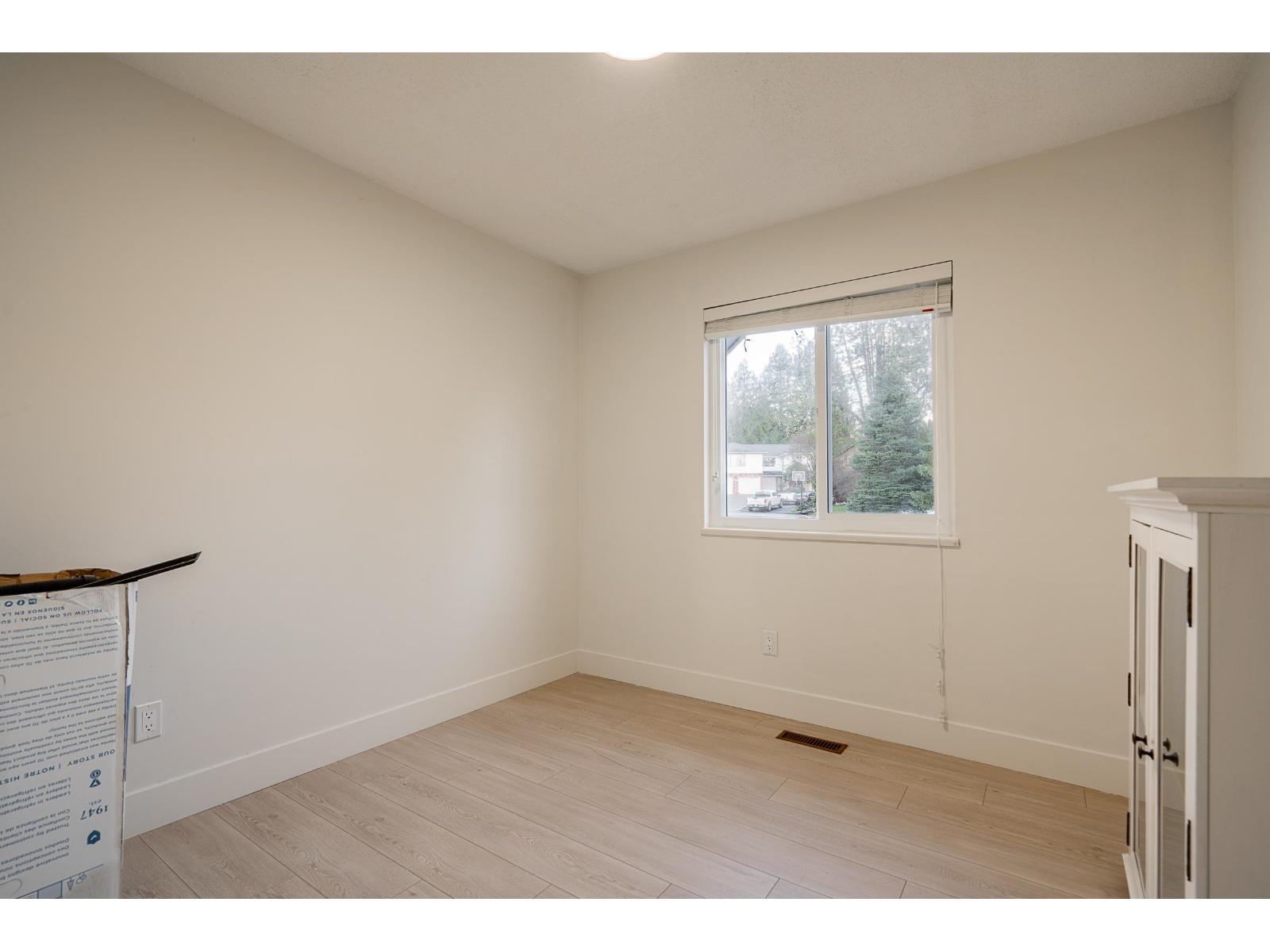 14858 88A Avenue, Surrey, BC - Indoor Photo Showing Other Room