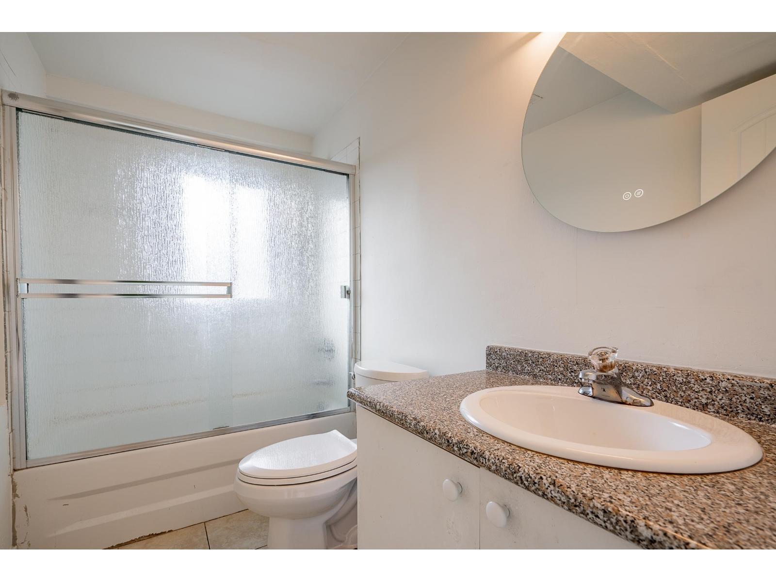 14858 88A Avenue, Surrey, BC - Indoor Photo Showing Bathroom