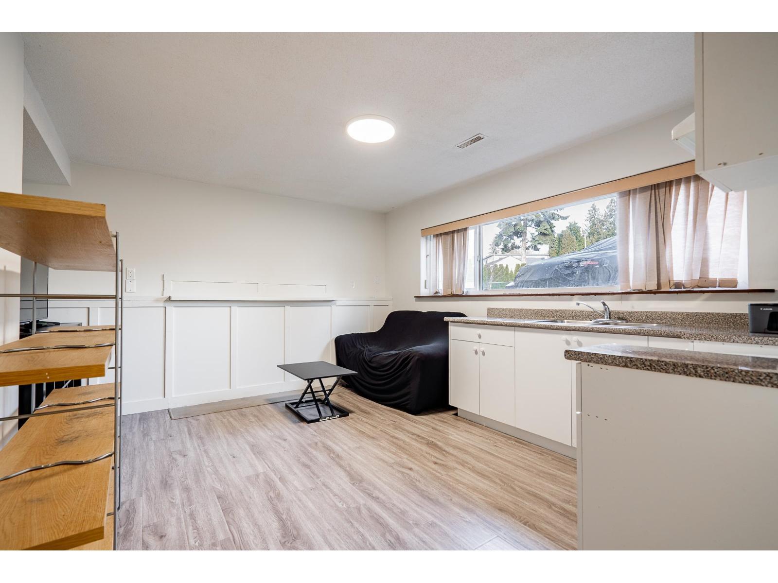 14858 88A Avenue, Surrey, BC - Indoor
