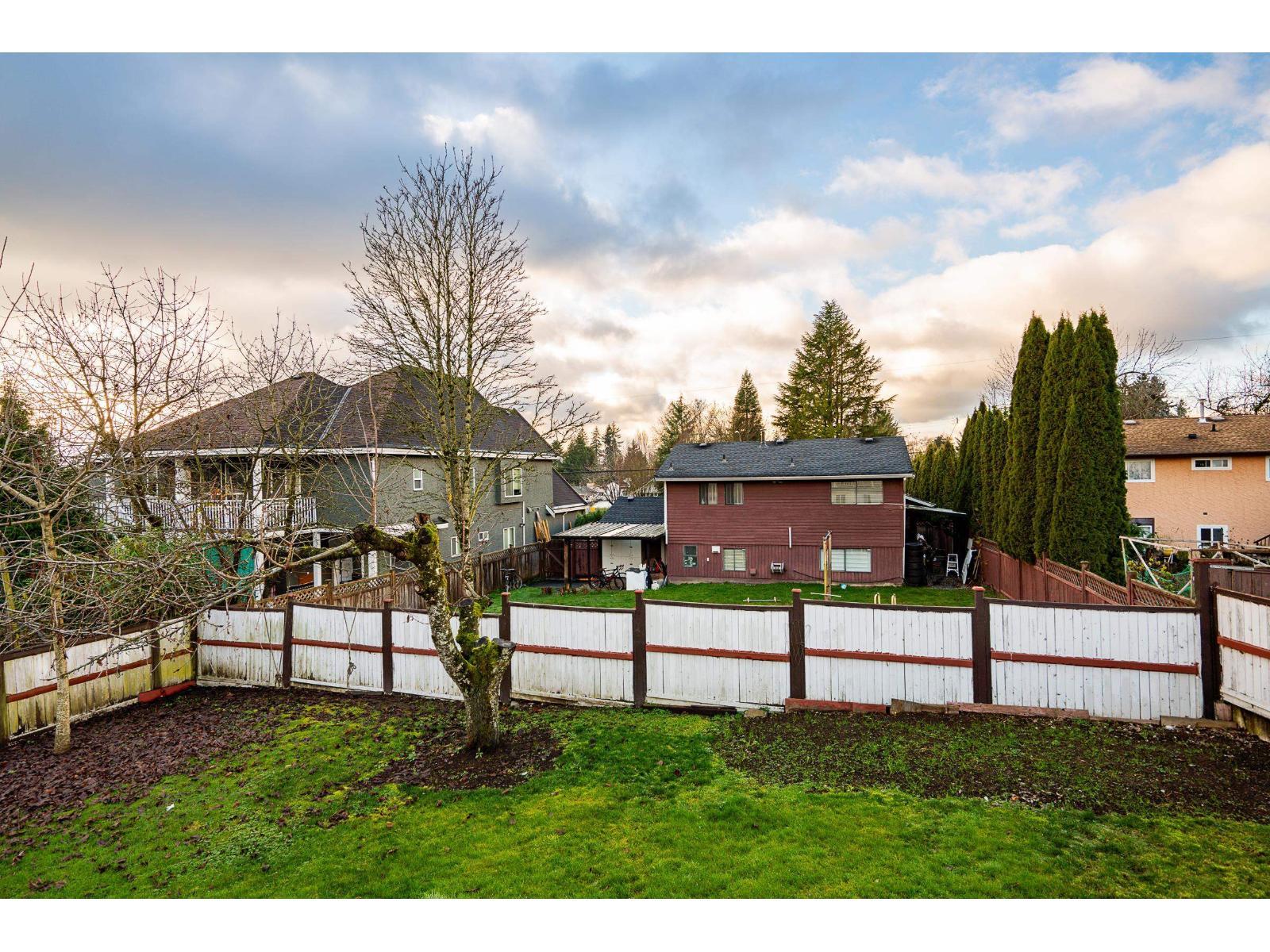 14858 88A Avenue, Surrey, BC - Outdoor