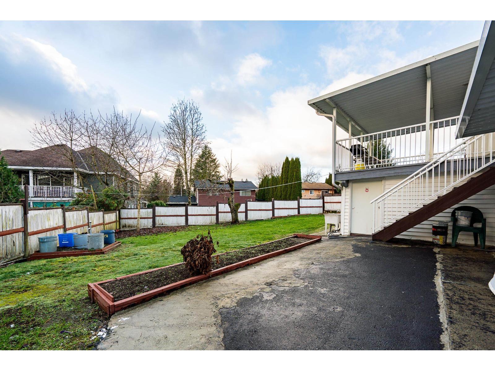14858 88A Avenue, Surrey, BC - Outdoor