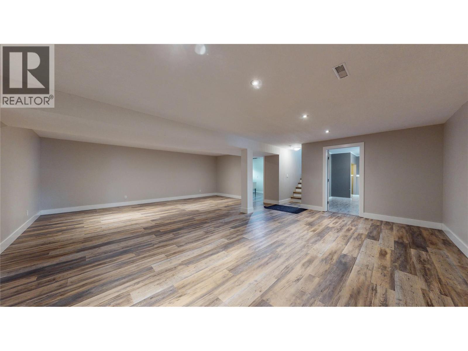 203 8Th Street S, Cranbrook, BC - Indoor Photo Showing Other Room