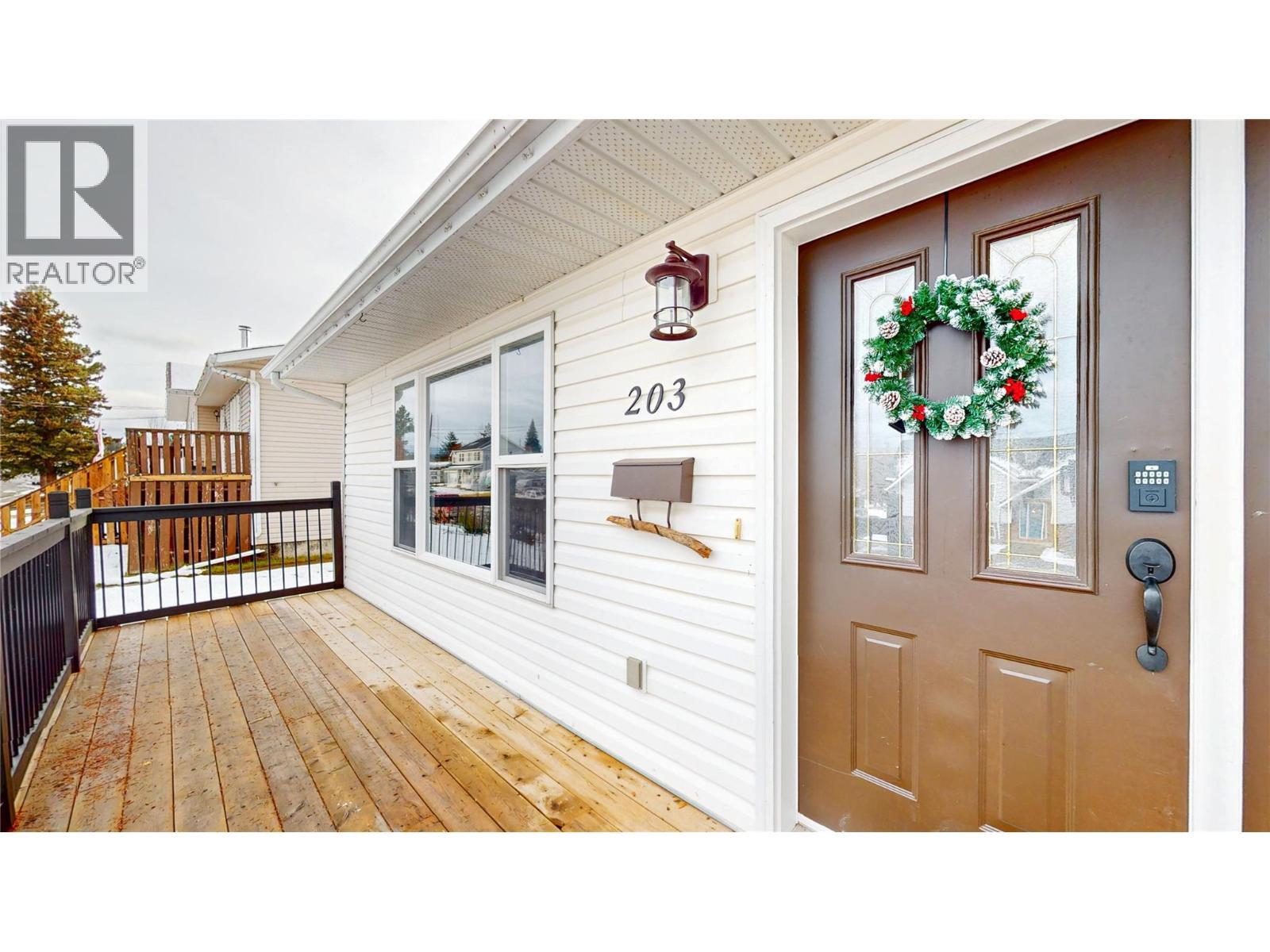 203 8Th Street S, Cranbrook, BC - Outdoor With Exterior