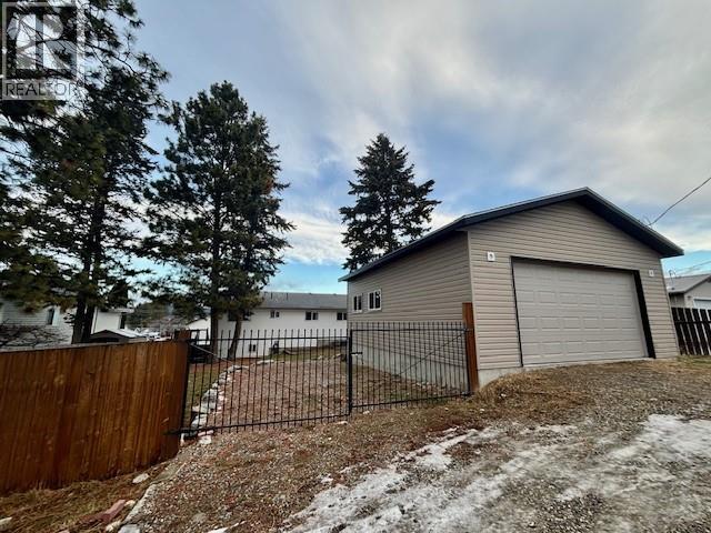 203 8Th Street S, Cranbrook, BC - Outdoor