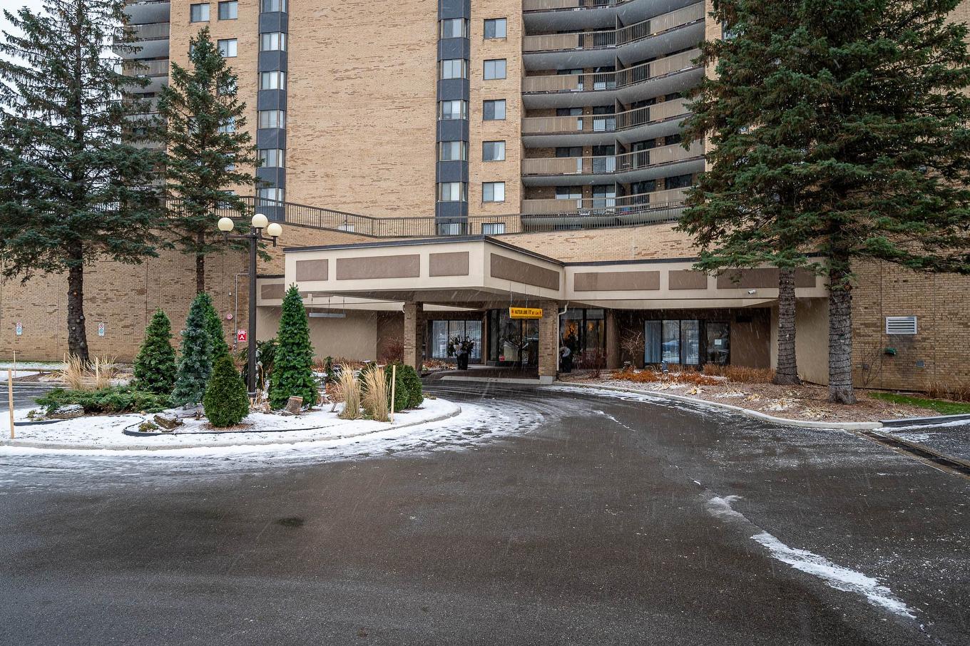 Entrée extérieure - 1005-4300 Place Des Cageux, Laval (Chomedey), QC - Outdoor With Facade