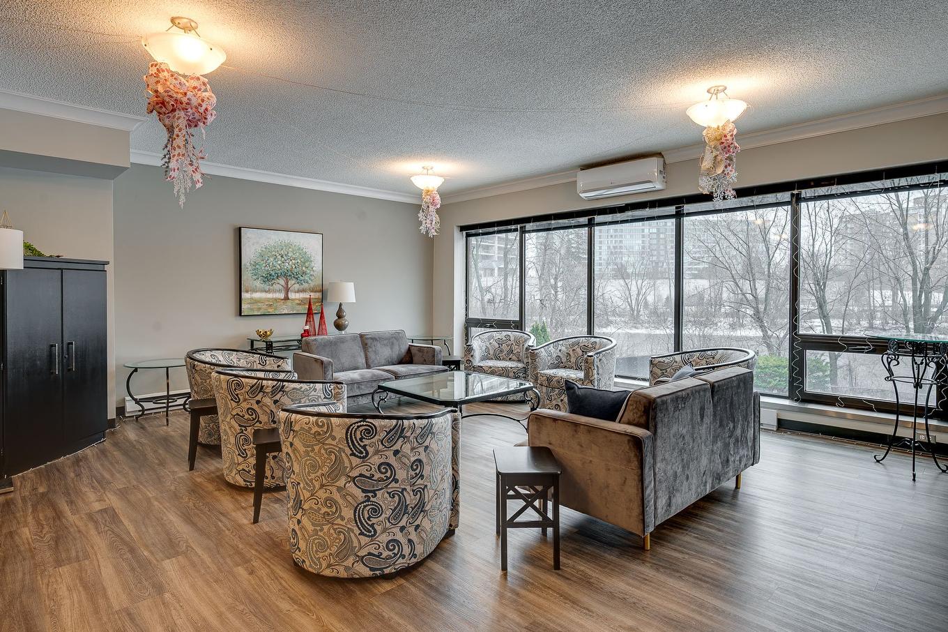 Salle communautaire - 1005-4300 Place Des Cageux, Laval (Chomedey), QC - Indoor