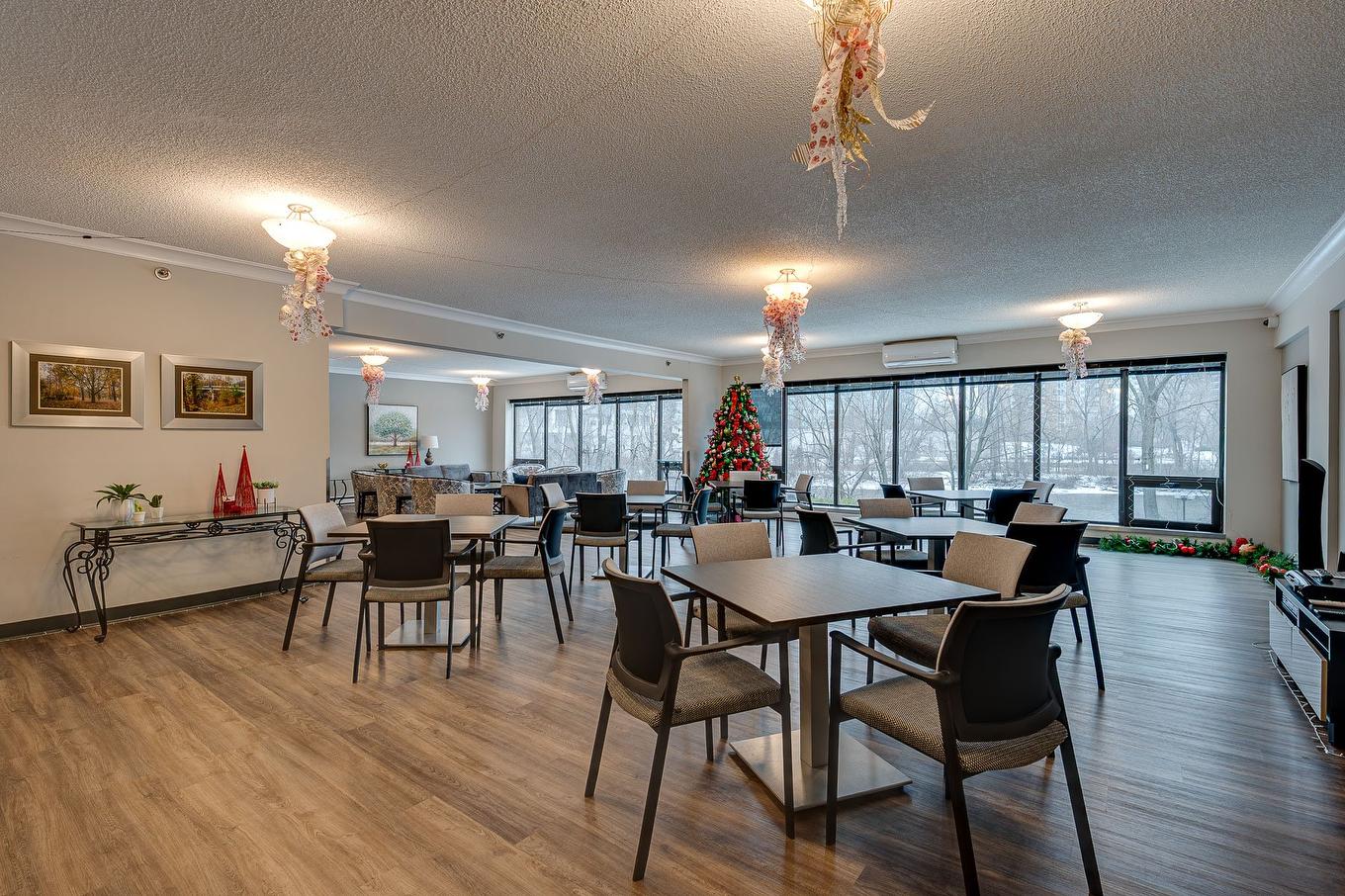 Salle communautaire - 1005-4300 Place Des Cageux, Laval (Chomedey), QC - Indoor Photo Showing Dining Room