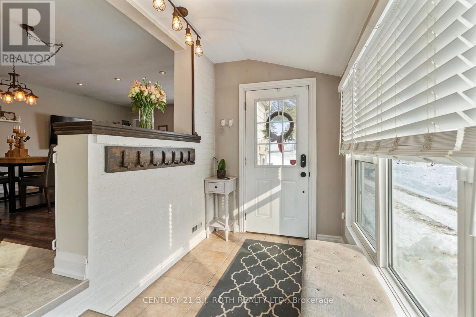 88 Puget Street, Barrie, ON - Indoor Photo Showing Other Room