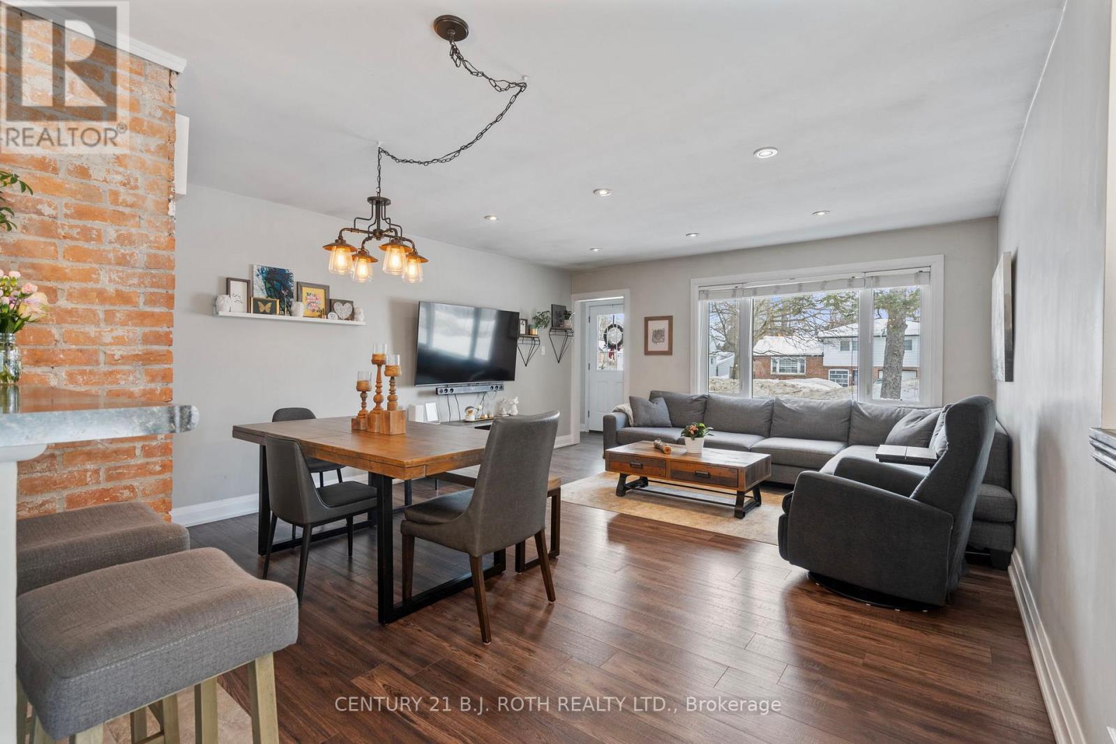 88 Puget Street, Barrie, ON - Indoor