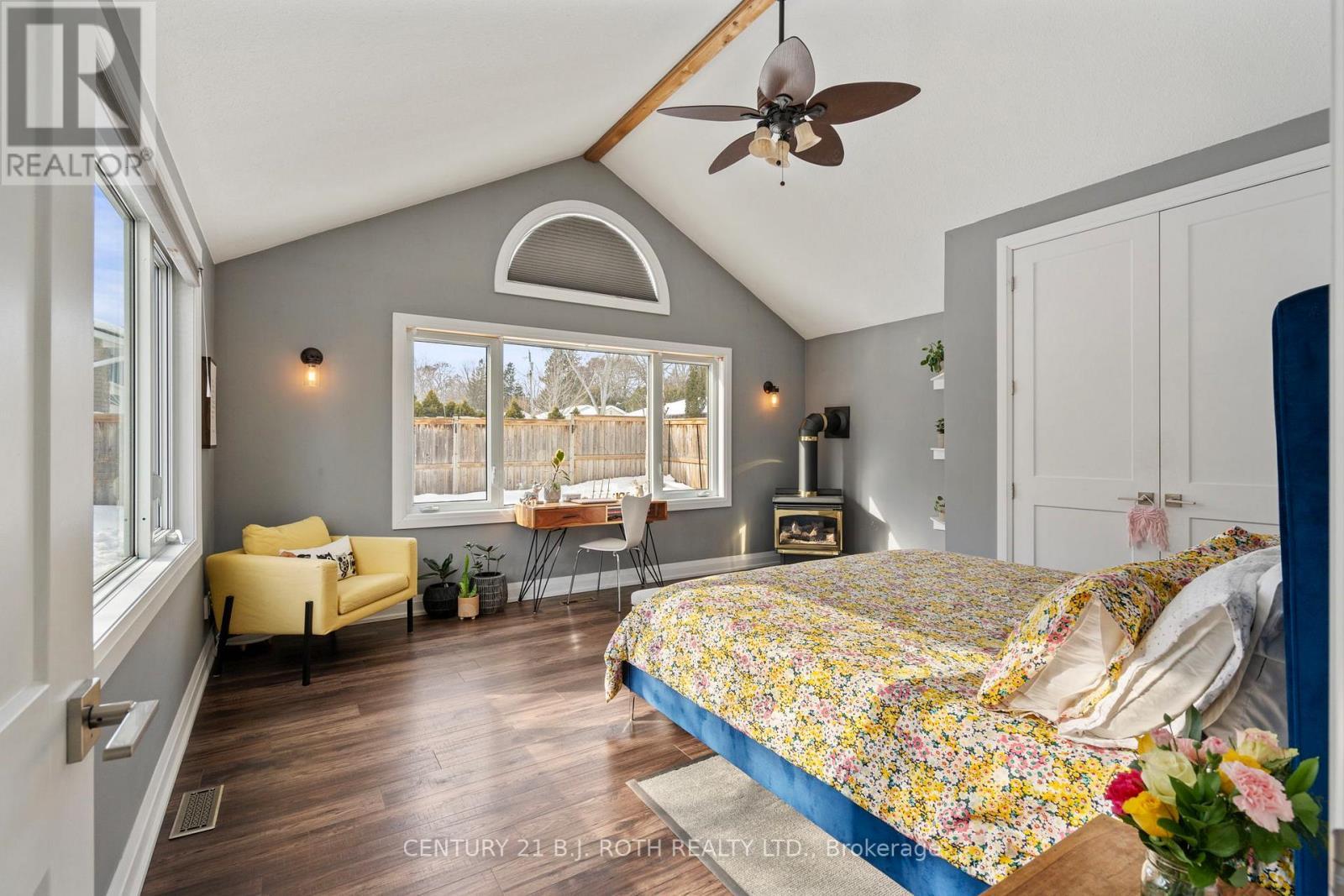 88 Puget Street, Barrie, ON - Indoor Photo Showing Bedroom