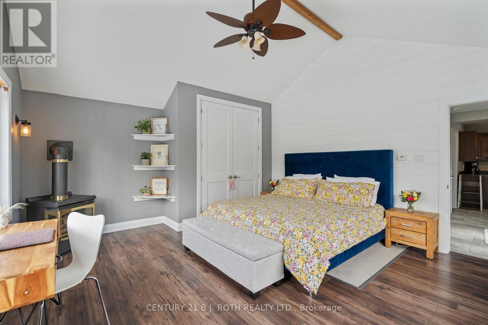 88 Puget Street, Barrie, ON - Indoor Photo Showing Bedroom