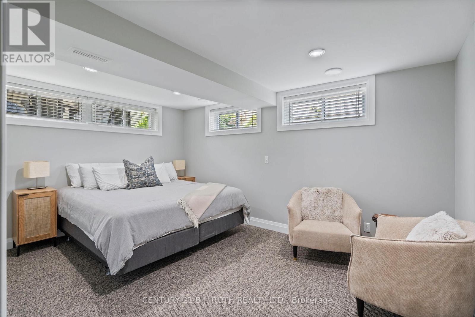 88 Puget Street, Barrie, ON - Indoor Photo Showing Bedroom