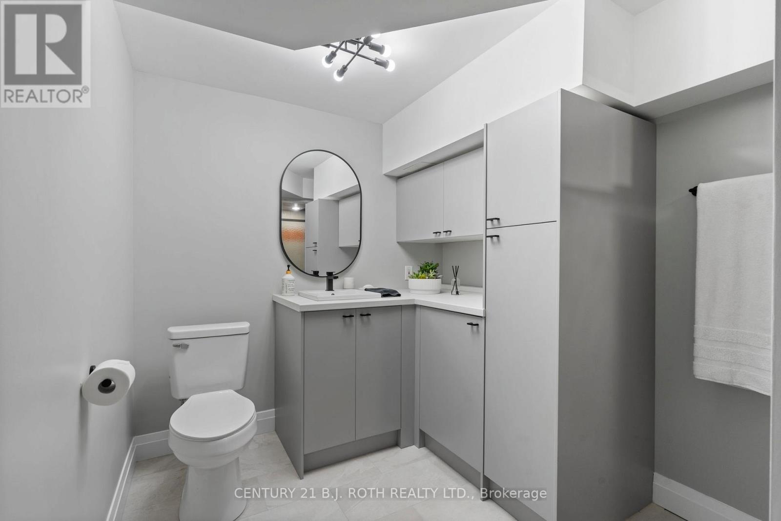 88 Puget Street, Barrie, ON - Indoor Photo Showing Bathroom