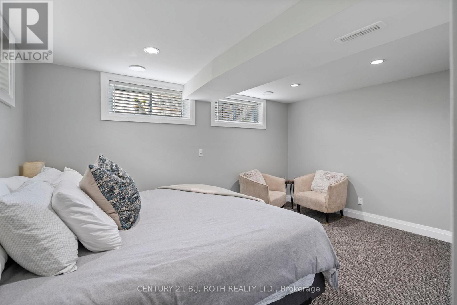 88 Puget Street, Barrie, ON - Indoor Photo Showing Bedroom