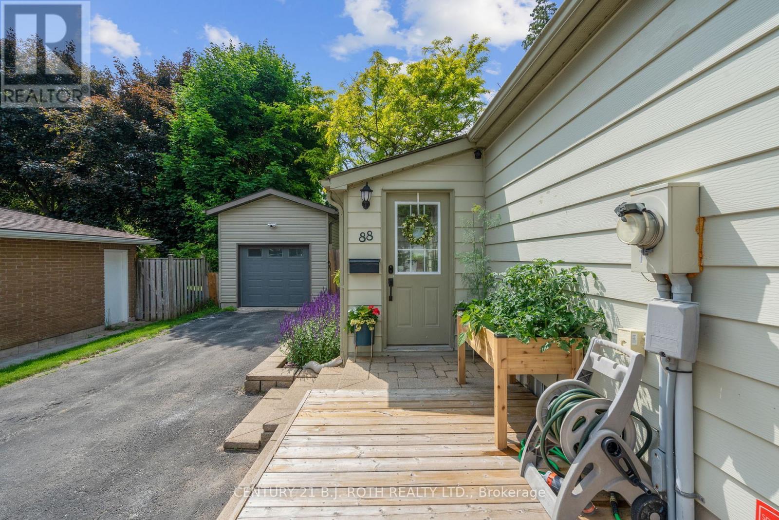 88 Puget Street, Barrie, ON - Outdoor With Deck Patio Veranda