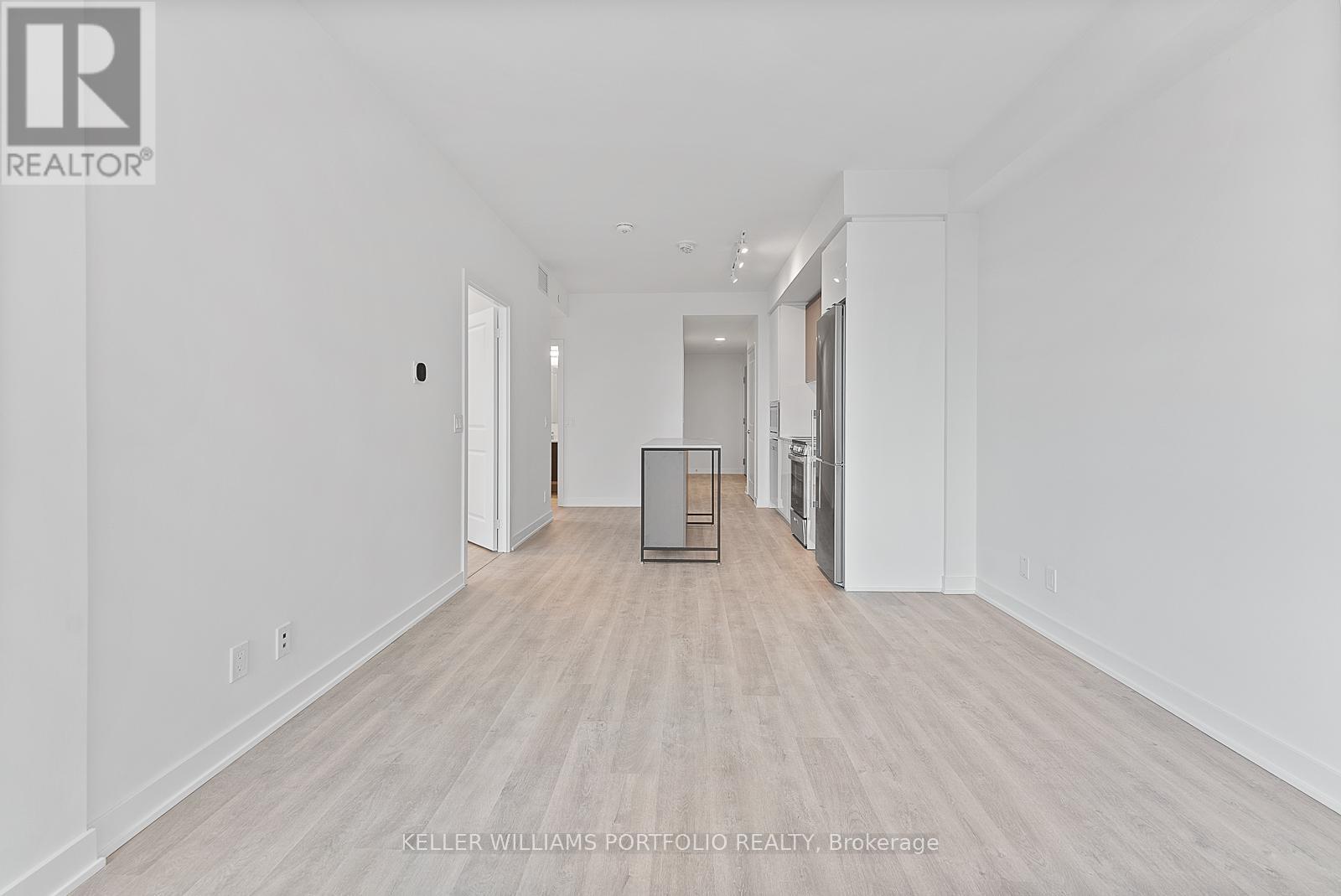 A-1910 - 30 Upper Mall Way, Vaughan, ON - Indoor Photo Showing Other Room