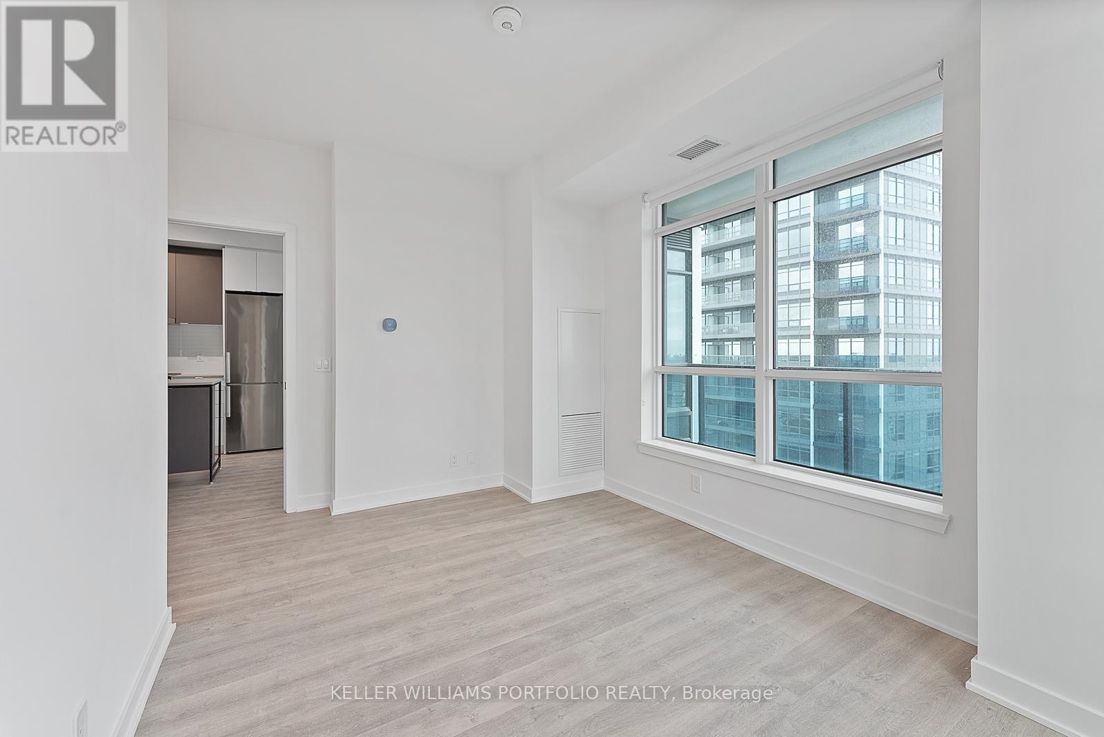 A-1910 - 30 Upper Mall Way, Vaughan, ON - Indoor Photo Showing Other Room