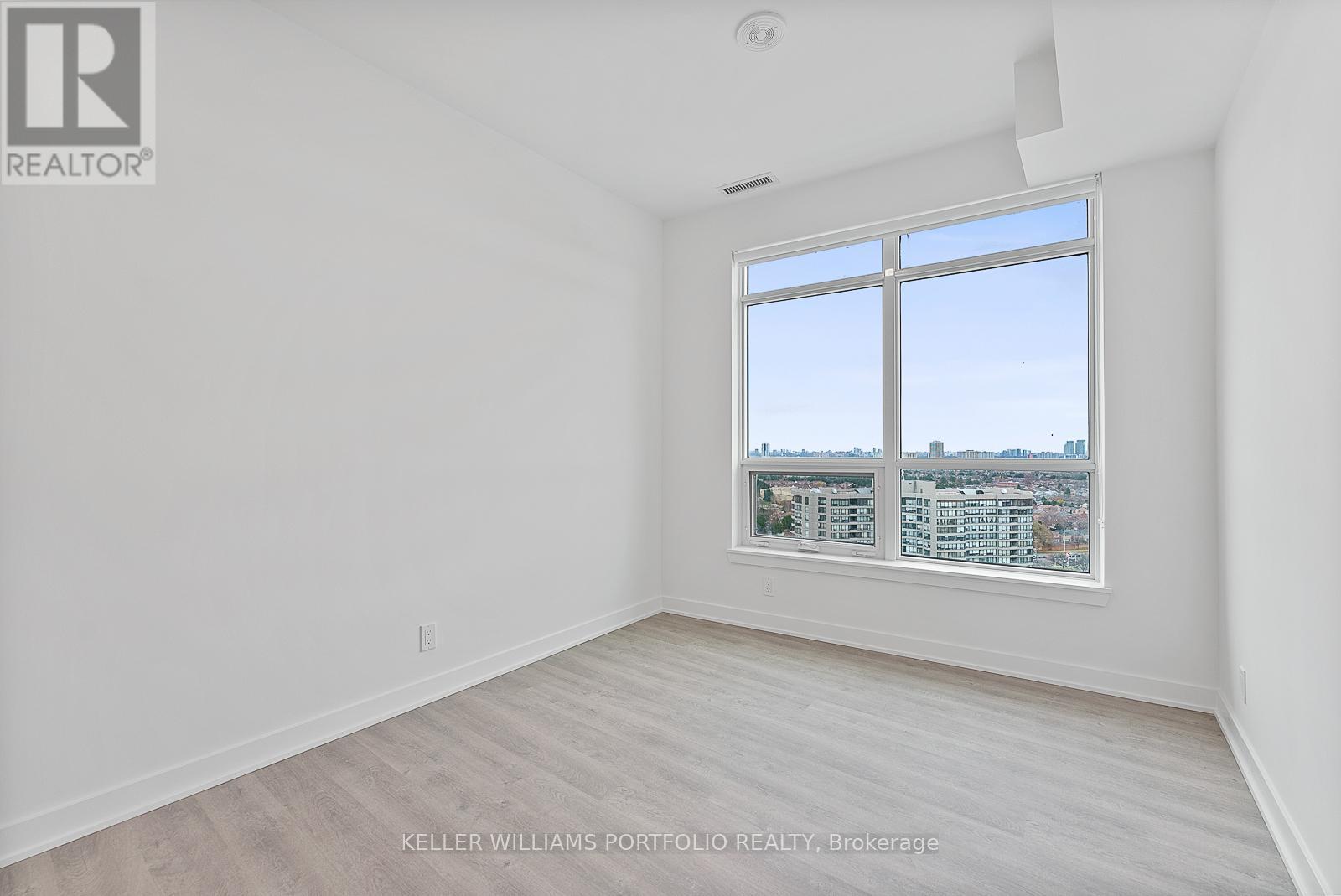 A-1910 - 30 Upper Mall Way, Vaughan, ON - Indoor Photo Showing Other Room