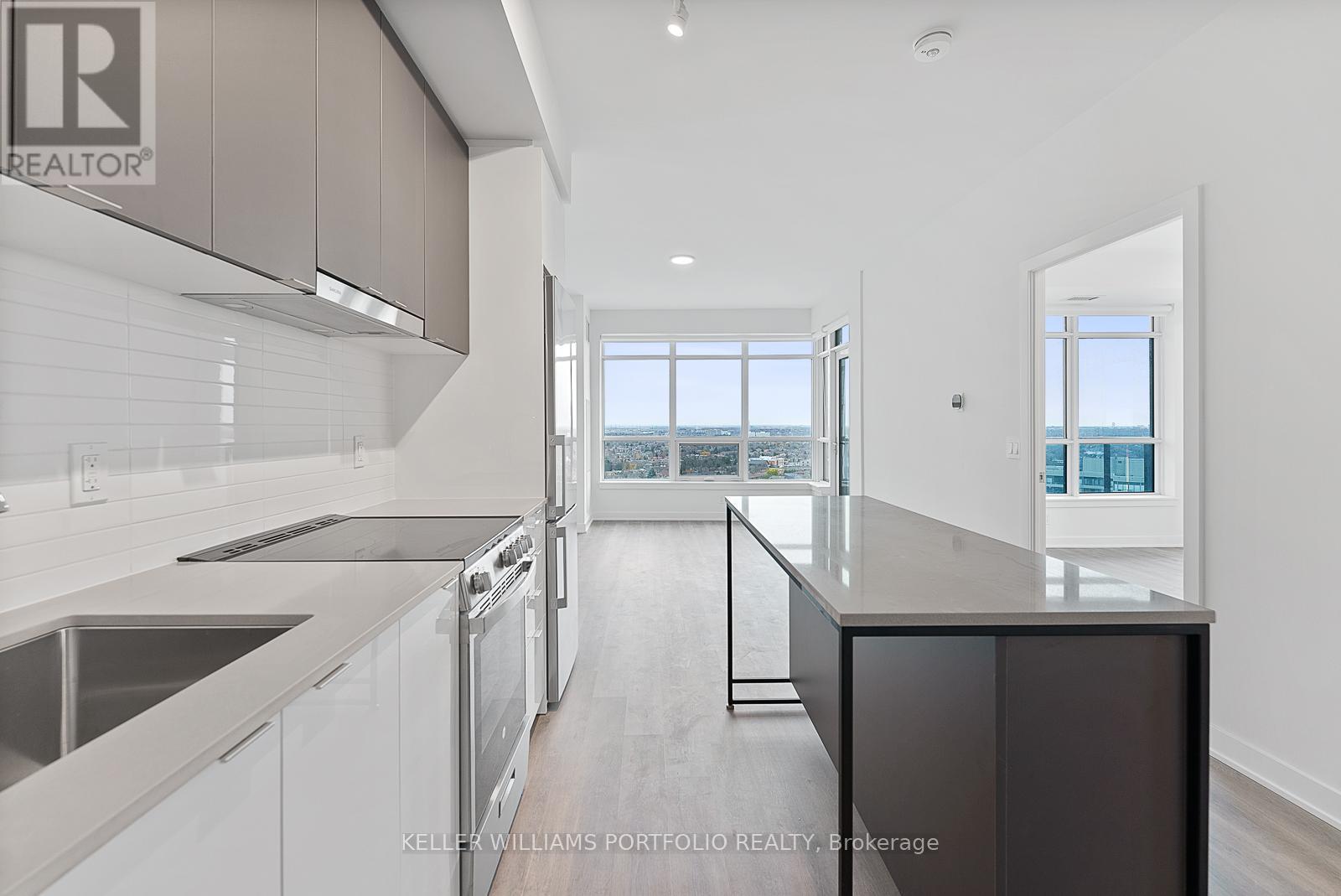 A-1910 - 30 Upper Mall Way, Vaughan, ON - Indoor Photo Showing Kitchen
