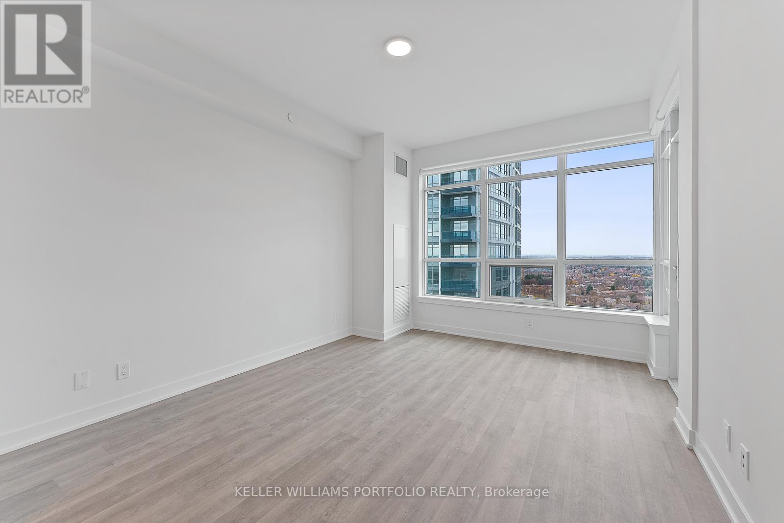 A-1910 - 30 Upper Mall Way, Vaughan, ON - Indoor Photo Showing Other Room