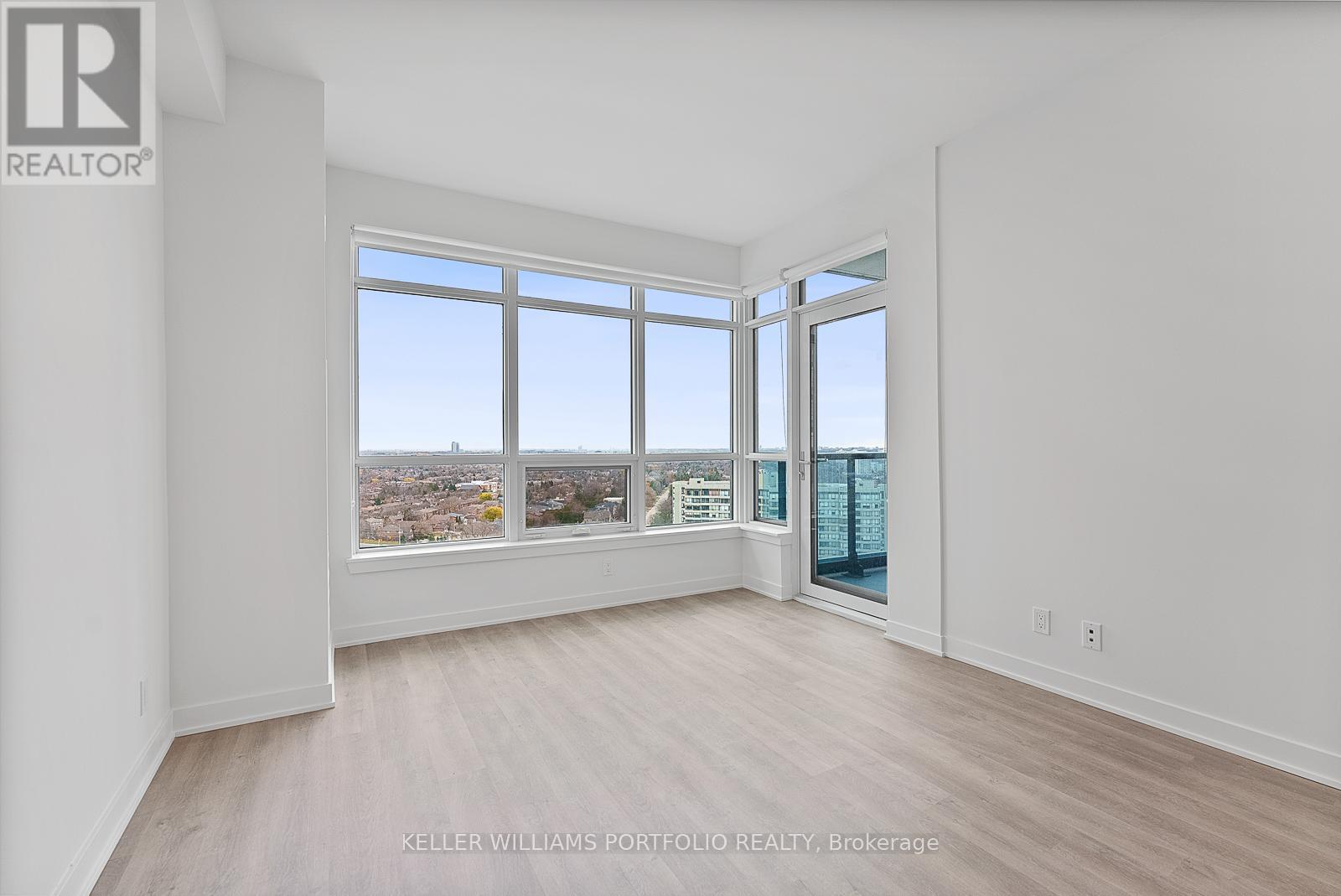 A-1910 - 30 Upper Mall Way, Vaughan, ON - Indoor Photo Showing Other Room