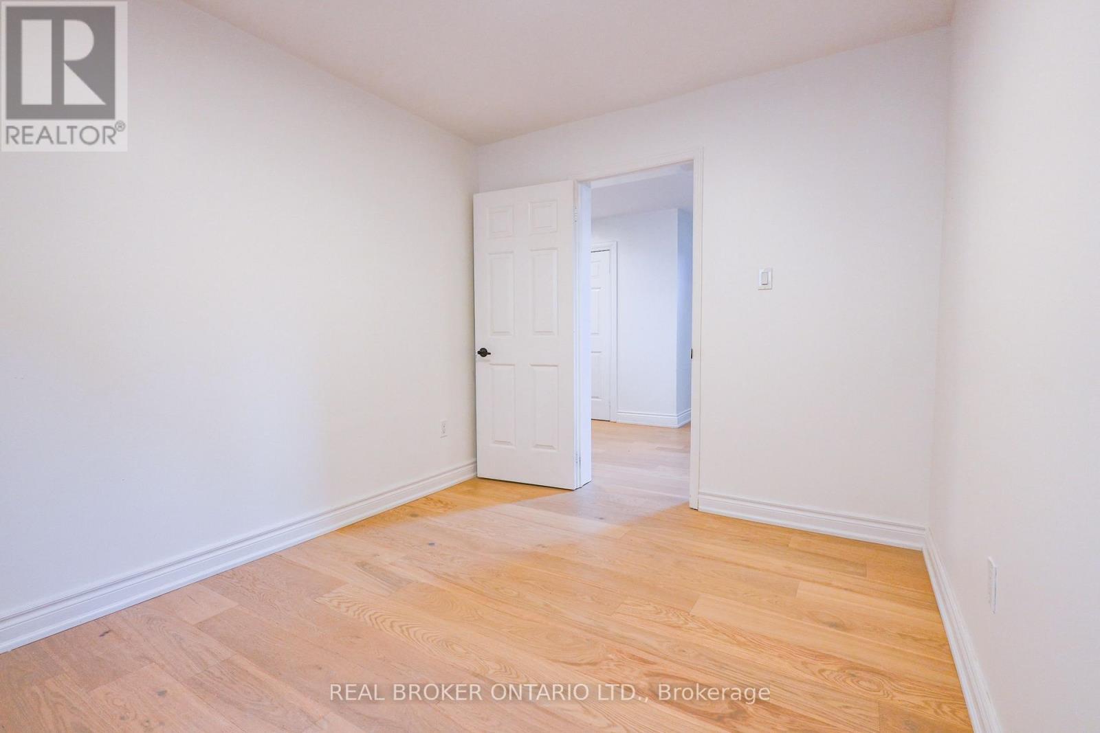 Main Floor Bedroom - 4326 Waterford Crescent, Mississauga, ON - Indoor Photo Showing Other Room