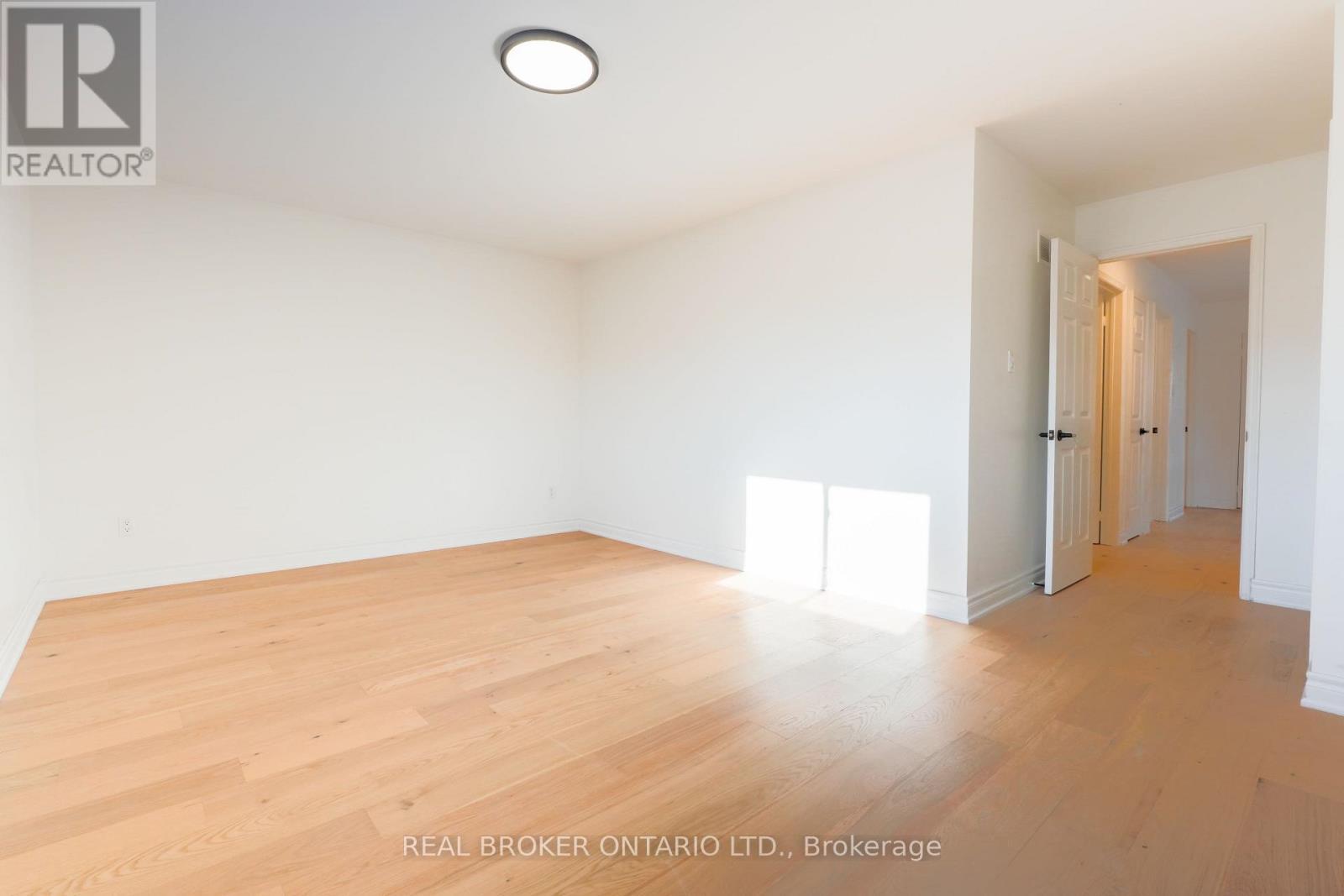 4326 Waterford Crescent, Mississauga, ON - Indoor Photo Showing Other Room