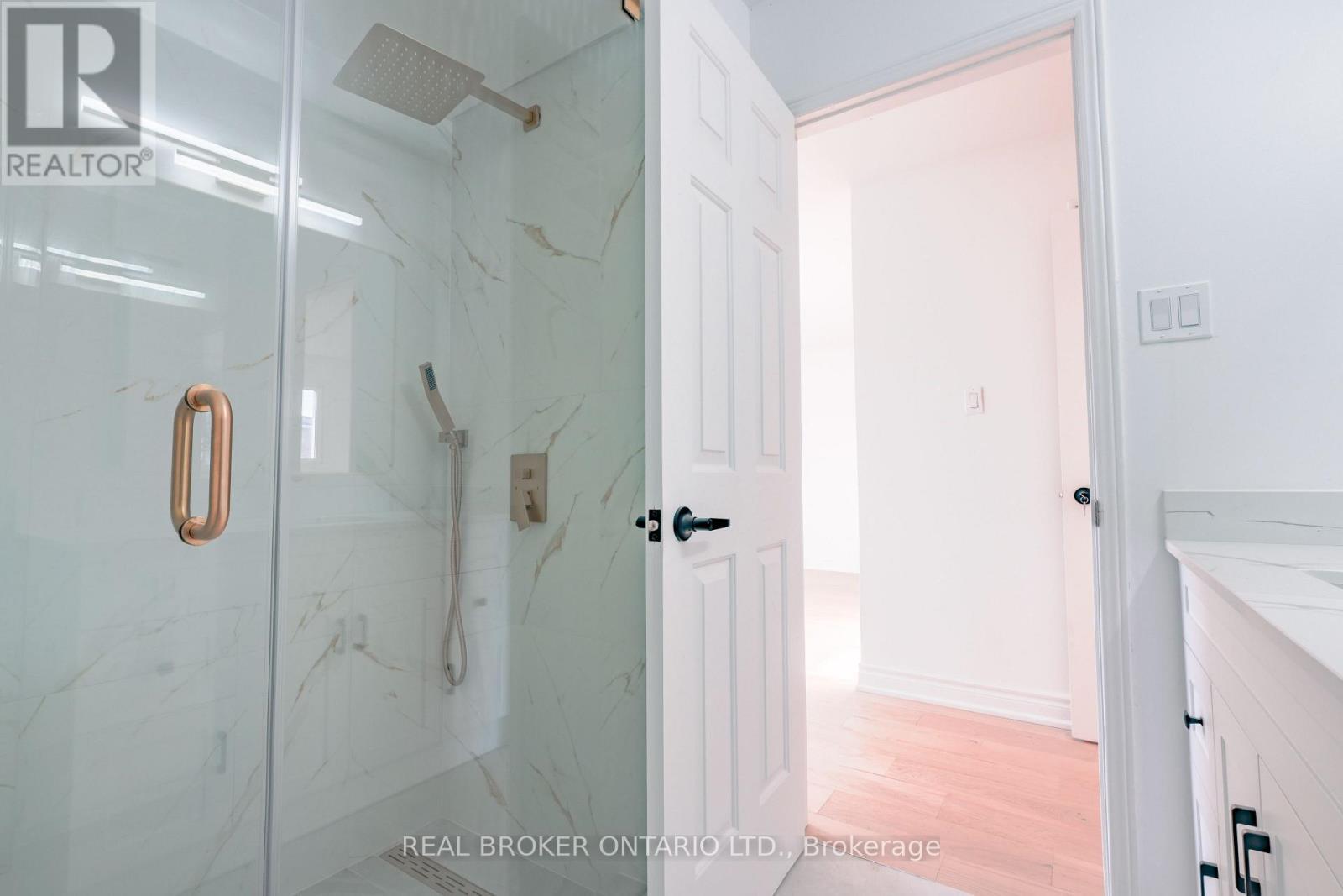 4326 Waterford Crescent, Mississauga, ON - Indoor Photo Showing Bathroom