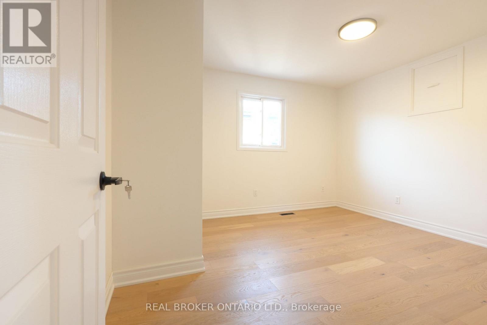 4326 Waterford Crescent, Mississauga, ON - Indoor Photo Showing Other Room