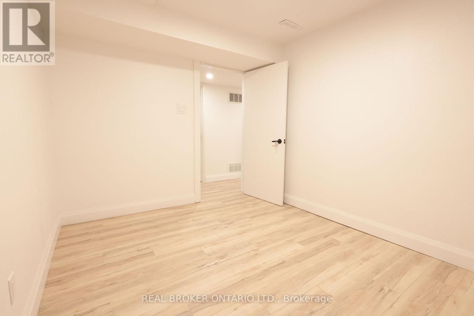 4326 Waterford Crescent, Mississauga, ON - Indoor Photo Showing Other Room