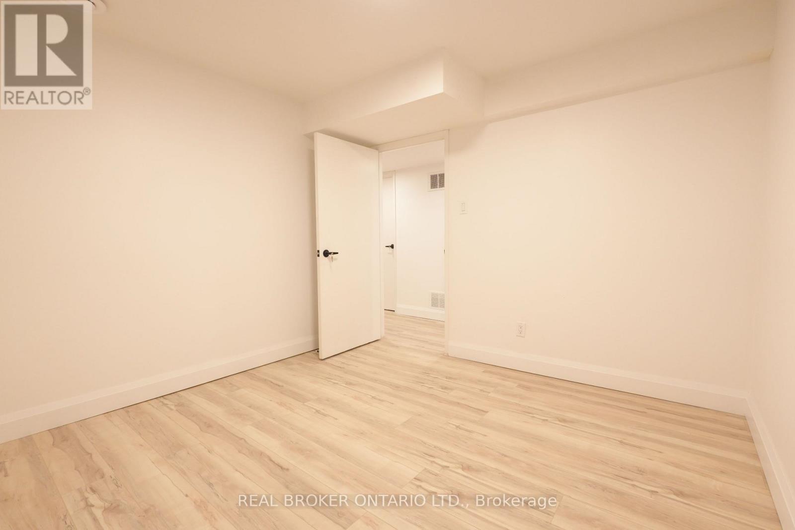 4326 Waterford Crescent, Mississauga, ON - Indoor Photo Showing Other Room